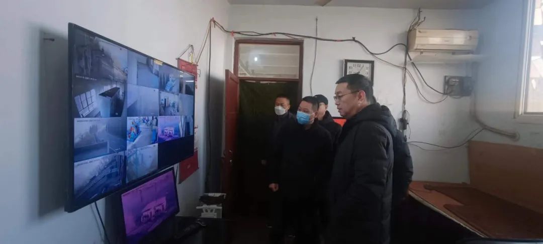 上,班,第,一天,公司,領導,到,一線,檢查,慰問, . 上班第一天，公司領導到一線檢查慰問