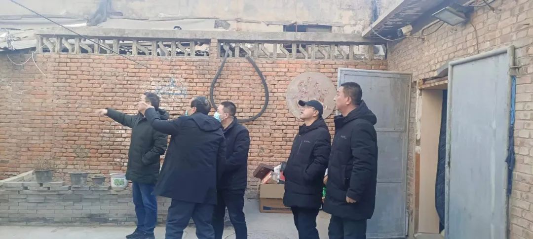 上,班,第,一天,公司,領導,到,一線,檢查,慰問, . 上班第一天，公司領導到一線檢查慰問